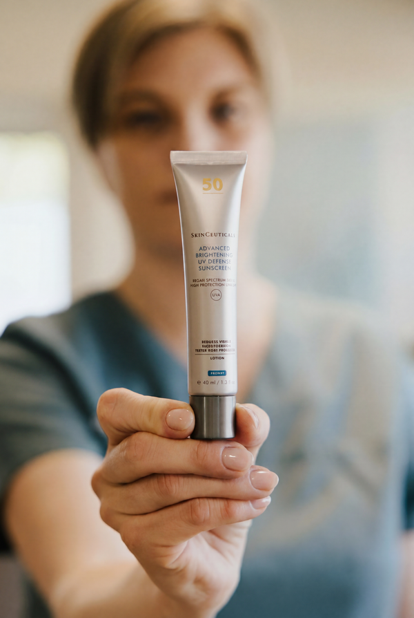 Advanced Brightening UV Defence SPF50 - solcreme